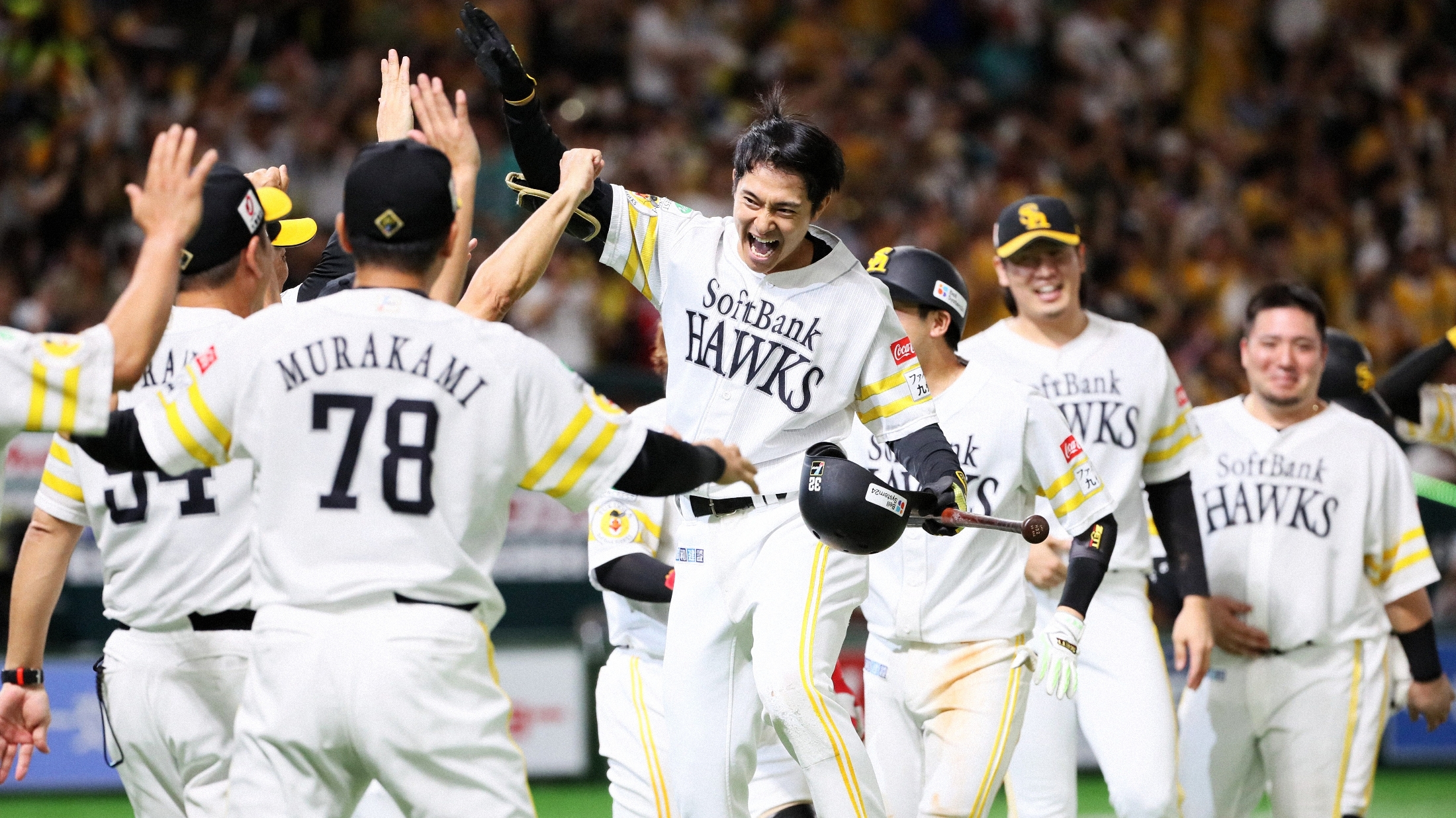 福岡ソフトバンクホークス柳町達のサヨナラ打で優勝M2、阪神タイガース佐藤輝明が延長10回決勝弾 ｜ プロ野球結果（DAZN News） -  Yahoo!ニュース