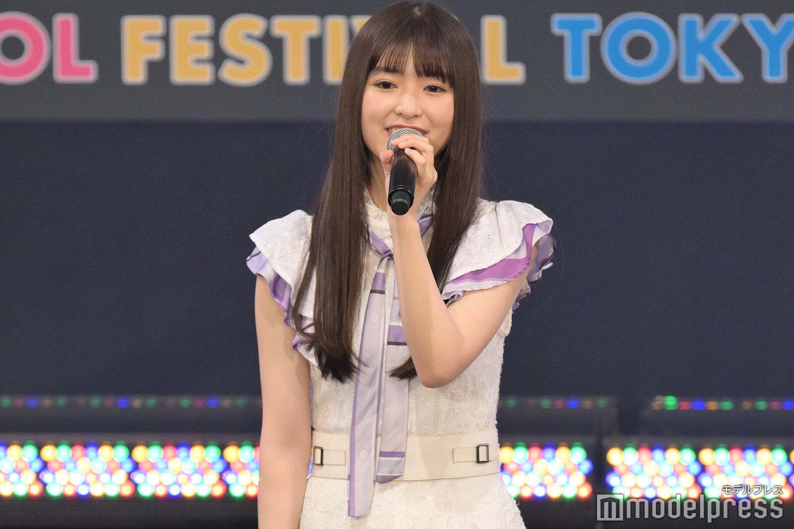 乃木坂46小川彩、美脚輝くミニスカ制服姿「甘酸っぱい青春」「回ってるの可愛すぎる」と反響（モデルプレス） - Yahoo!ニュース