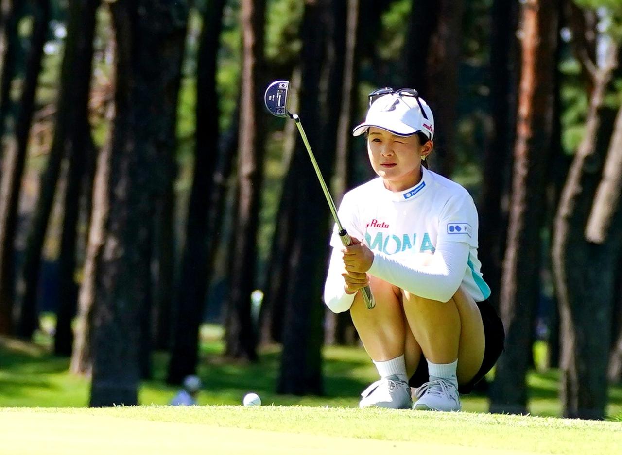 ドローヒッターがフェードを打つにはどうすればいい？ 川﨑春花が日本女子オープンで実戦&解説（みんなのゴルフダイジェスト） - Yahoo!ニュース