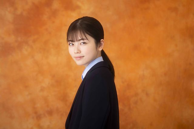 小芝風花「クスッと笑える展開を楽しみにして」――「事件は、その周りで起きている」（TVガイドWeb） - Yahoo!ニュース