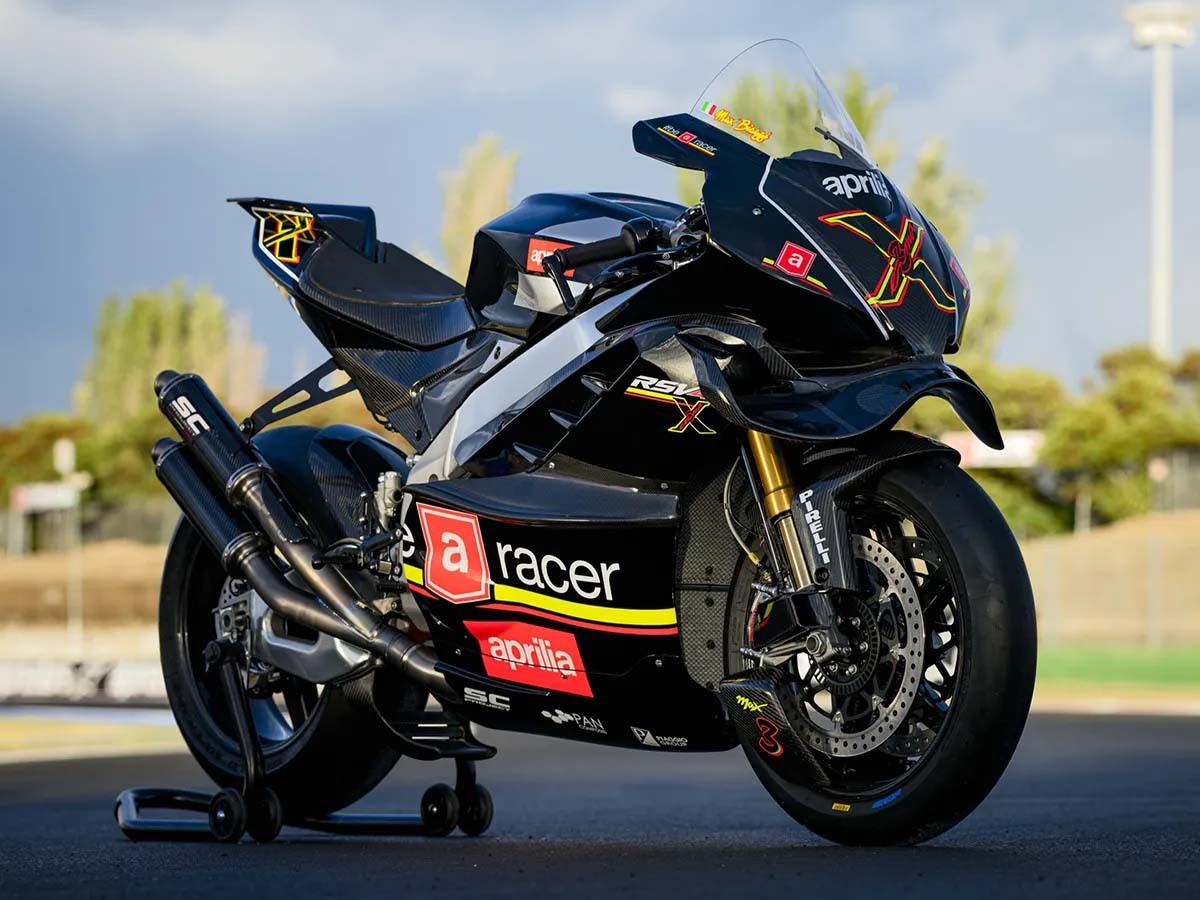 RS250風！？ マックス・ビアッジとアプリリアレーシングが生み出す、究極のマシン「RSV4 X ex3m」（Webikeプラス） -  Yahoo!ニュース