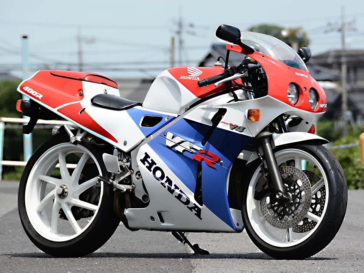 ホンダ400ccV4エンジンの黄金期に活躍した、NC30型VFR400R（Webikeプラス） - Yahoo!ニュース