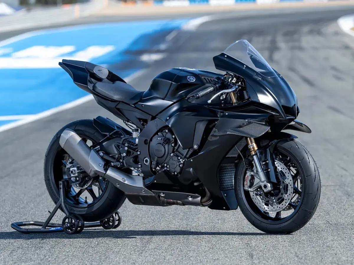 新車】「YZF-R1レースベース車」ウィング付きの新型が早速244万2000円で発売！9/25から予約受付開始（Webikeプラス） -  Yahoo!ニュース