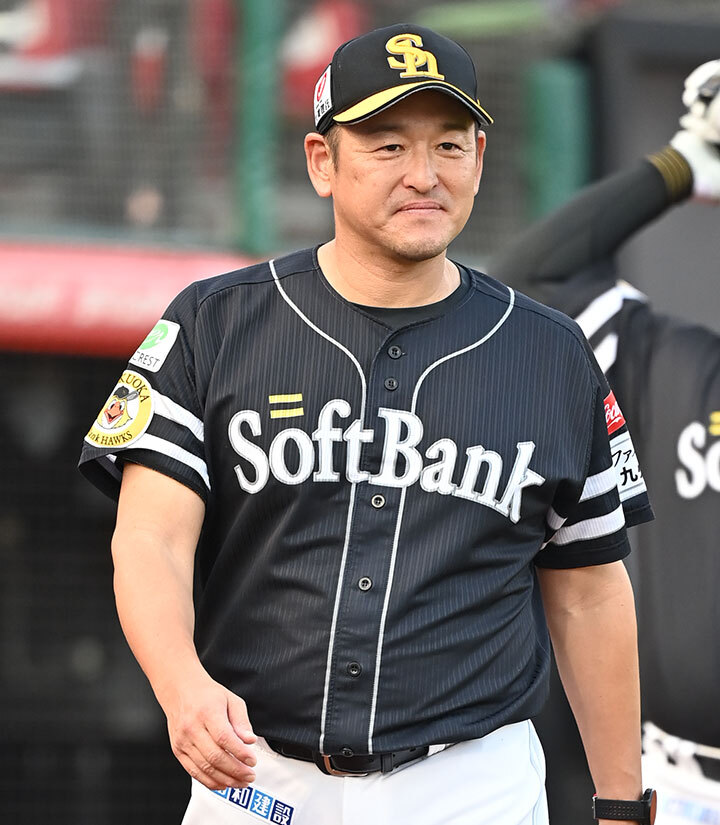 【インタビュー】ソフトバンク・倉野信次(投手コーチ)　V陰の立役者に聞く「本来選手が持っている力を最大限発揮できるような環境をつくること」