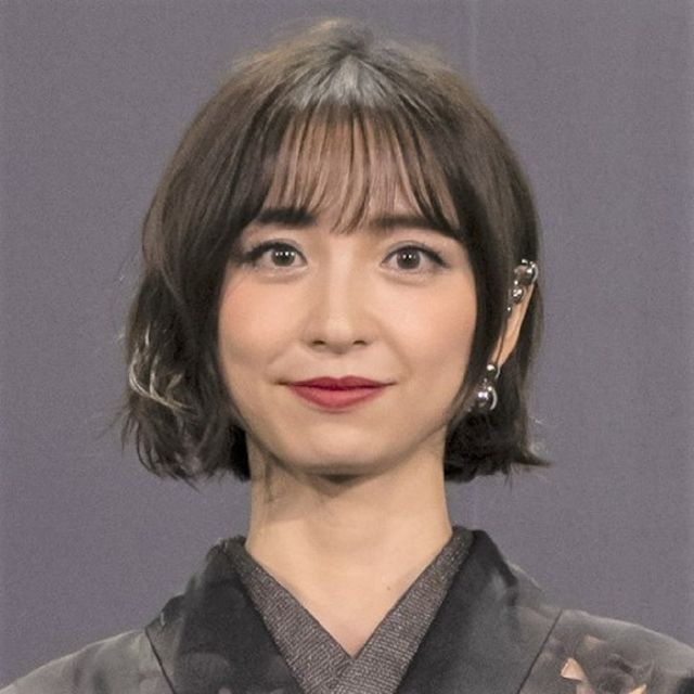 篠田麻里子「芯のあるしなやかな女性になりたい」　堀田茜、かたせ梨乃らと着物姿でランウエー（日テレNEWS NNN） - Yahoo!ニュース