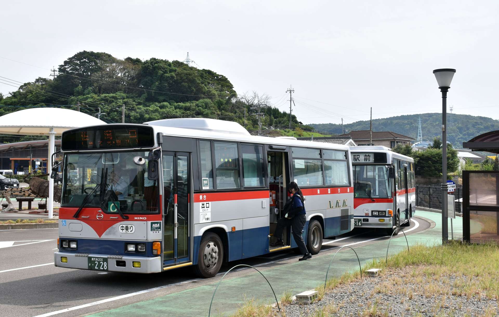 地域のバスはもう限界…運転手不足で島の路線が廃止、困った町はNPOに白羽の矢を立てる（南日本新聞） - Yahoo!ニュース