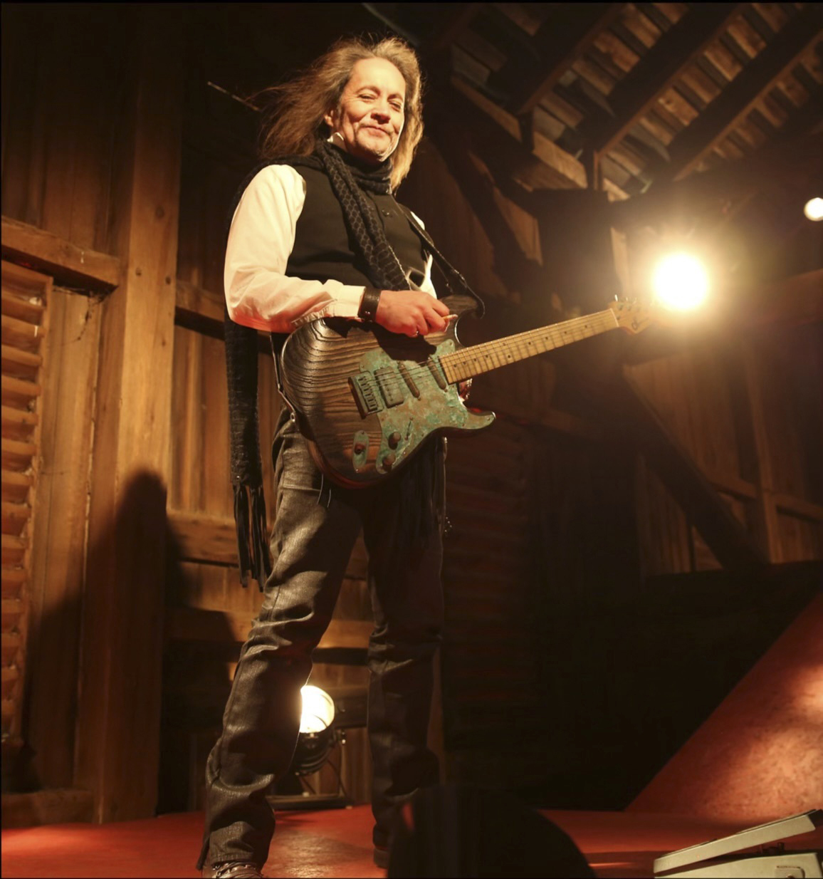 ラスベガス路上でギタリスト銃撃 ジェイク・E・リー氏、意識あり