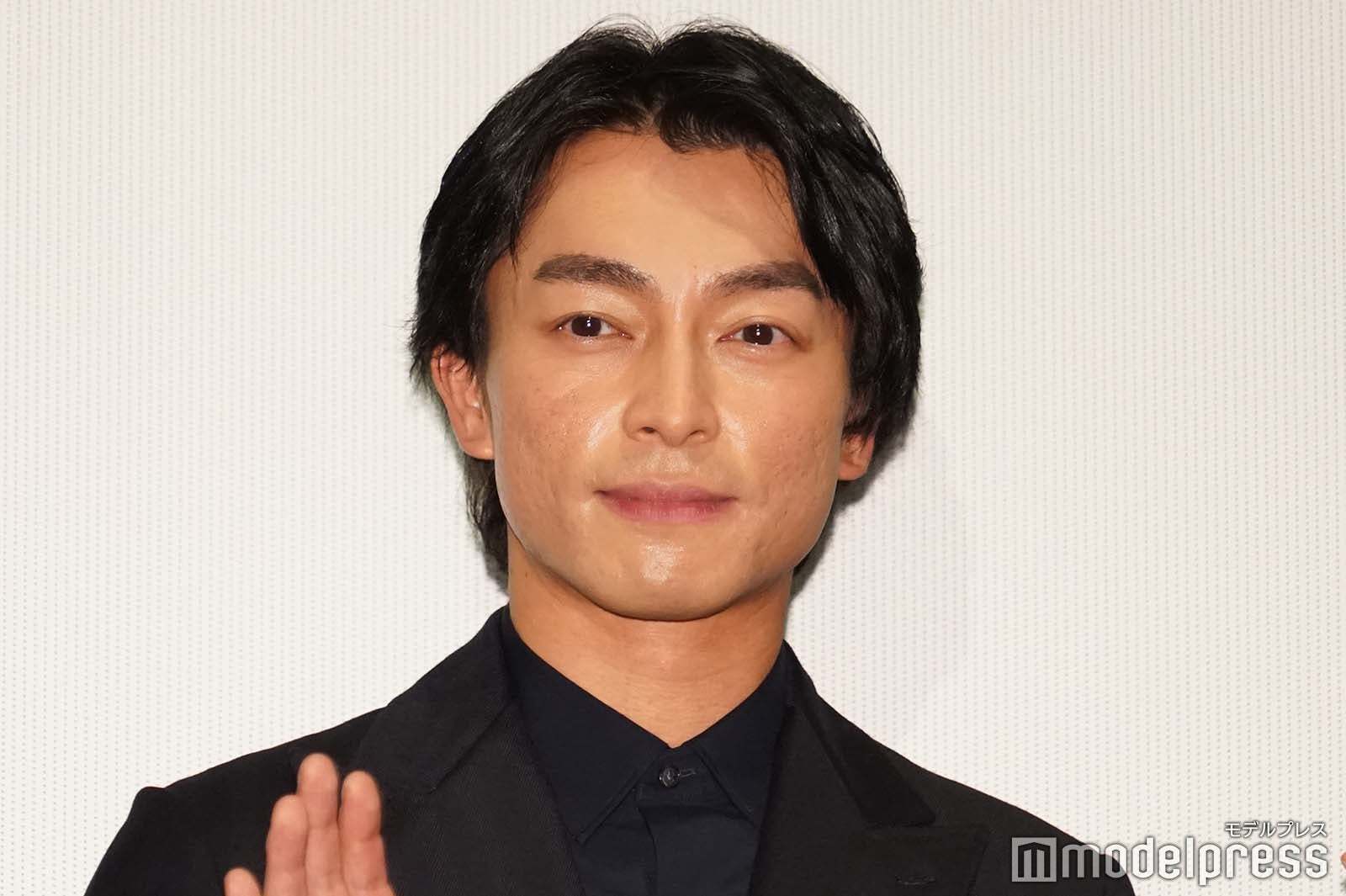 テニミュ俳優、当時のブロマイド片手に現在の自撮り公開「20年前越前リョーマだったおじさん」に反響 (モデルプレス) - Yahoo!ニュース