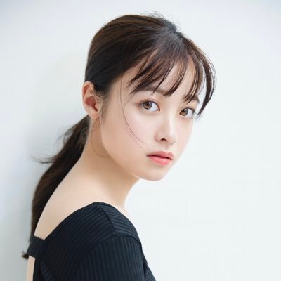 橋本環奈「アーニャさんっぽい！」お茶目なシュールどや顔オフショットにファン「最高にダサくていい」（西スポWEB OTTO！） - Yahoo!ニュース