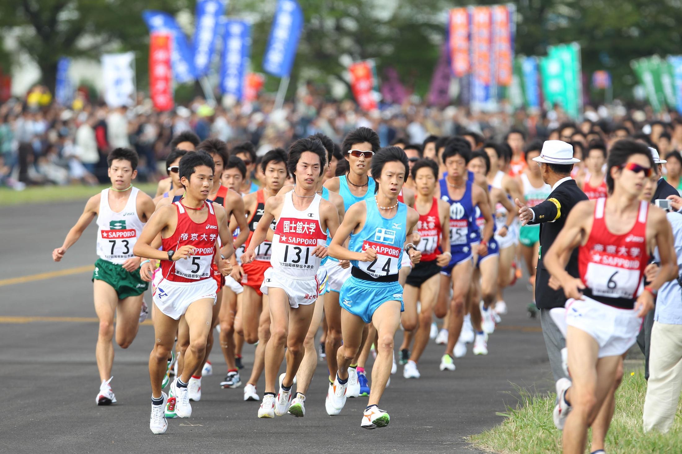 異常事態？！「熱痙攣が起きて意識がない状態に」箱根駅伝予選会で“名門”東海大が落選する悲劇はなぜ起きたのか…熱中症で10番目の選手がゴール直前で途中棄権（RONSPO）  - Yahoo!ニュース