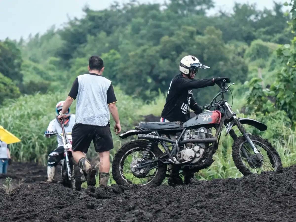 旧車モトクロッサーでレースに出よう！ X-OVER VMXチャンピオンシップレポート（Webikeプラス） - Yahoo!ニュース