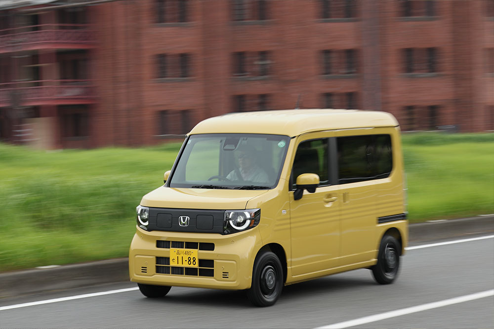 乗り味の良さはバッテリーのおかげ？】ホンダのBEVモデル、N-VAN e:試乗記（AUTOCAR JAPAN） - Yahoo!ニュース