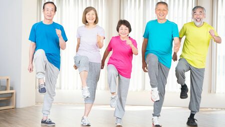 寝たきりを防ぎ「70歳でも元気」でいるために必要なのは、“1回たった30秒”の筋トレだけだった