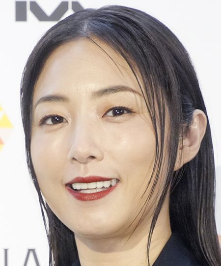 《「美容のカリスマ」に疑問噴出》MEGUMI(43)さん、キレイはこれでつくれますか？　「“真皮層に届く”は間違い」「指導対象になり得る」【先出し全文】