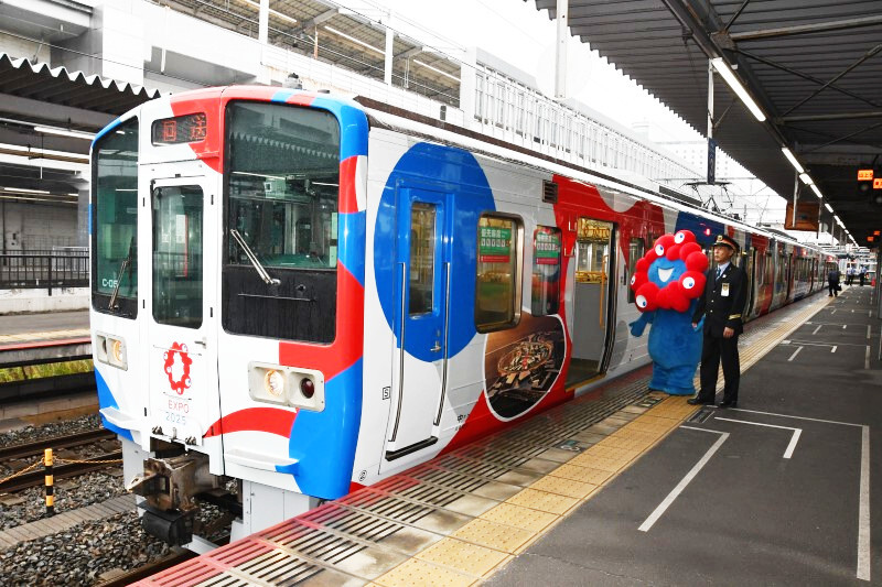 岡山にミャクミャク登場、万博PR ラッピング列車お披露目 JR岡山駅 10日から県内で運行（山陽新聞デジタル） - Yahoo!ニュース