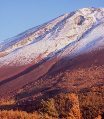 前回の大噴火から、300年超の富士山…！なんと「噴出待ちのマグマ」は、東京ドーム240杯分(現代ビジネス)