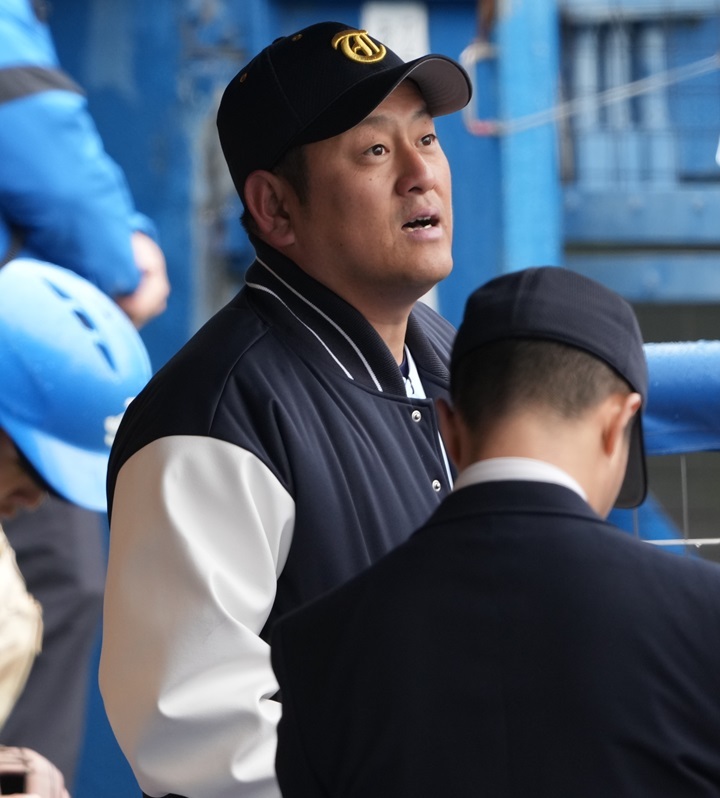 【神宮大会】3投手の無失点リレーで勝利した東海大札幌 攻守にわたって目立った攻め続ける姿勢（週刊ベースボールONLINE） - Yahoo!ニュース