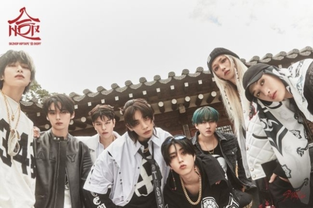 Stray Kids、ニューアルバムの集合コンセプトフォトを公開！伝統