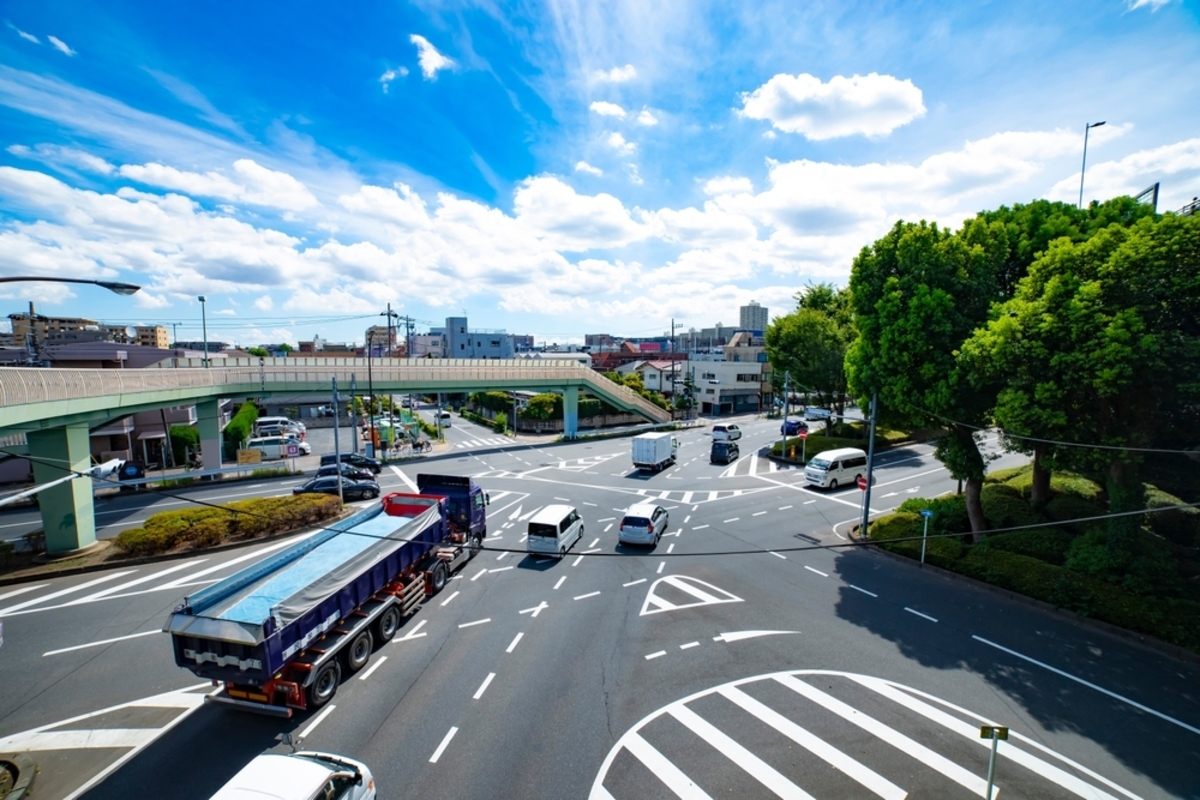 東京駅から新大阪駅まで、妻は安いから車で行きたいといいます。私は疲労したくないので新幹線がいいのですが、どのくらい金額が変わりますか？（ファイナンシャルフィールド）  - Yahoo!ニュース