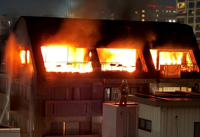 マンション火災で2人死亡、猪口邦子議員の自宅　東京都文京区