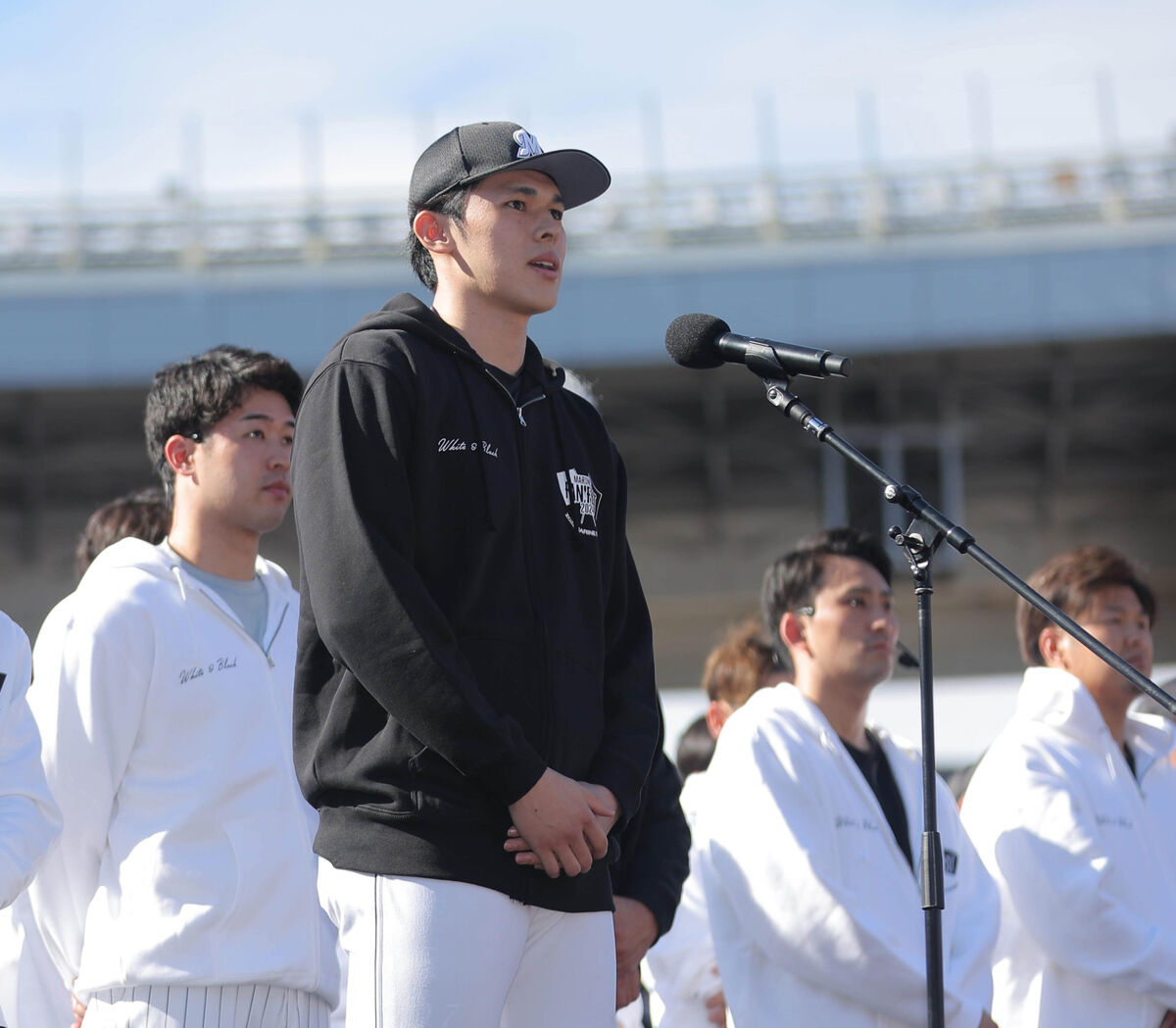 佐々木朗希とドジャースが“密約”ならＭＬＢが調査へ…米報道 ロッテ同僚の発言から疑惑も代理人否定（スポーツ報知） - Yahoo!ニュース