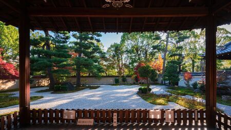 紫式部ゆかりの廬山寺