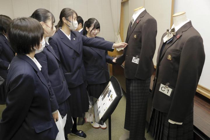 松山商業高60年ぶり制服刷新へ 文化祭でお披露目 26年度から採用（愛媛）（愛媛新聞ONLINE） - Yahoo!ニュース