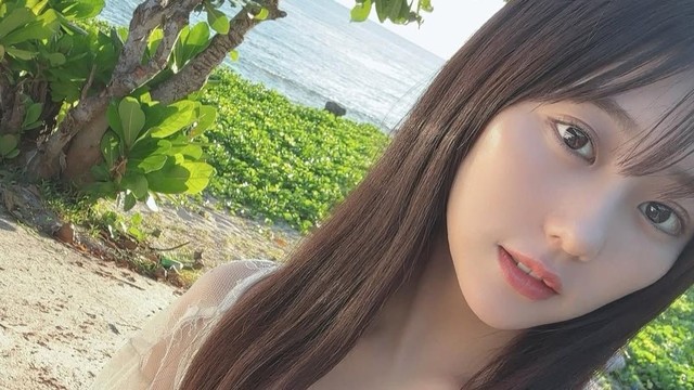 田中美久 “令和最高峰”の美ボディを大胆披露 グアムのビーチで開放感あふれるオフショットに「世界一」とファン大絶賛（めざましmedia） -  Yahoo!ニュース