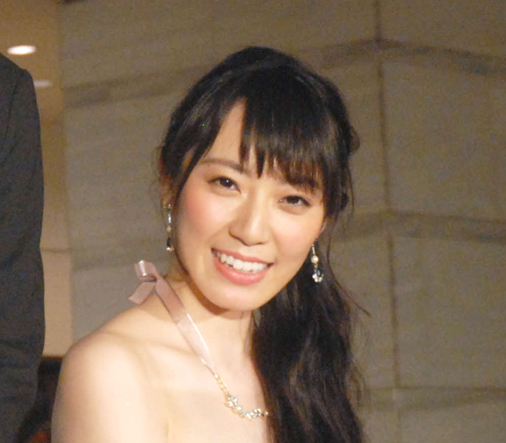 元AKB松井咲子、純白ドレスで「楽しすぎる１日が」誕生日報告 昨年コンビ解散のピン芸人と結婚（日刊スポーツ） - Yahoo!ニュース