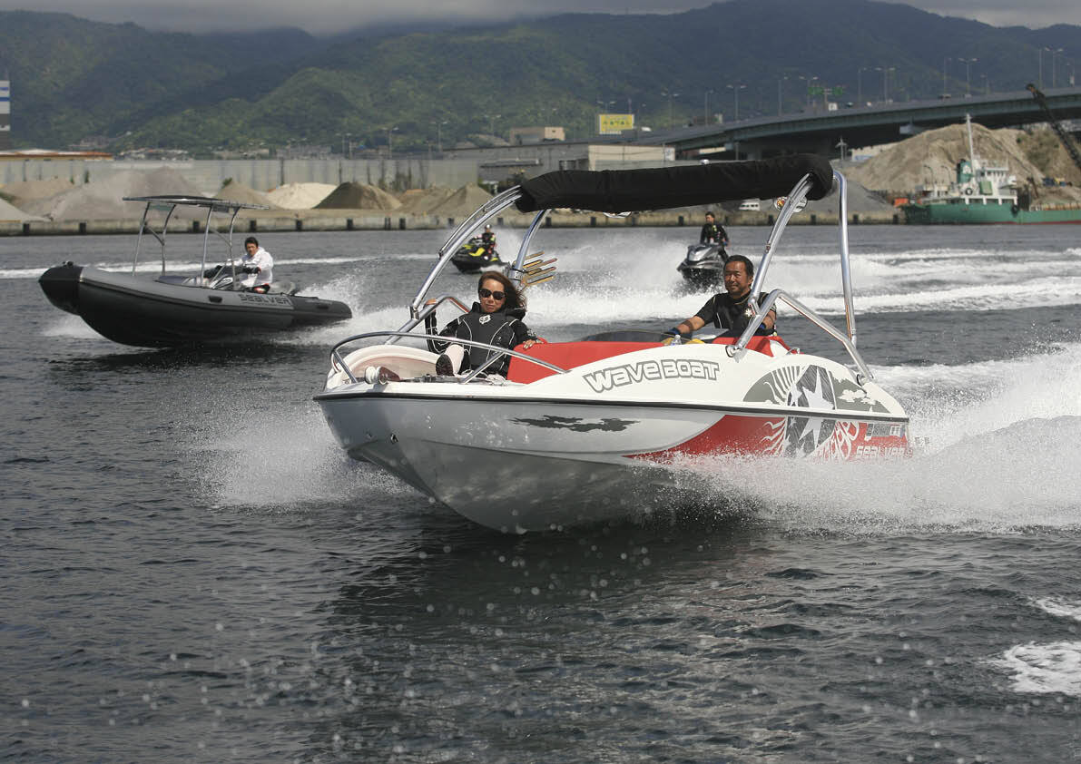 真冬でも「水上バイク」がツラくない!? 水上バイクと“合体する 真冬でも「水上バイク」がツラくない!? 水上バイクと“合体する