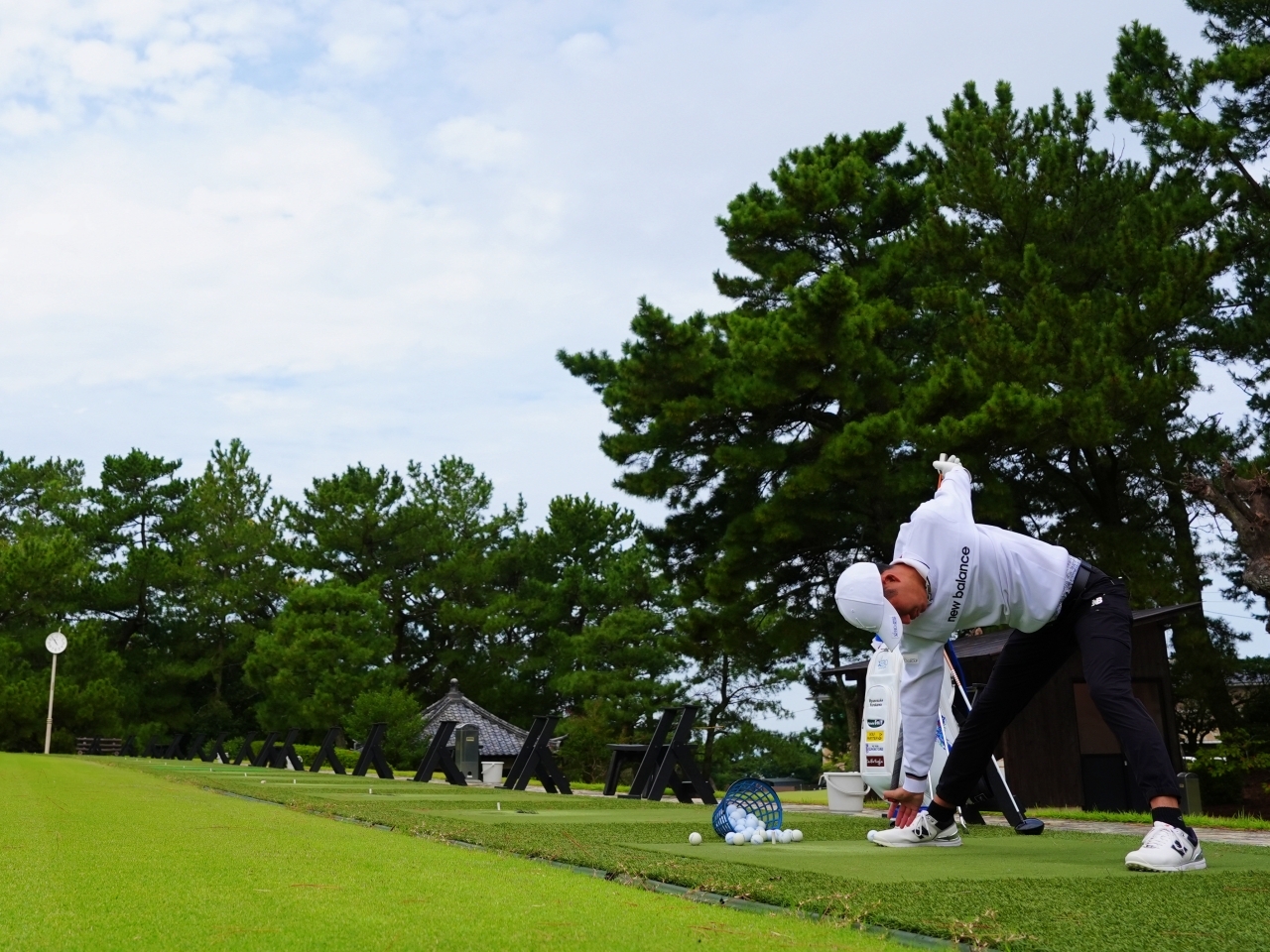 アフター練はラウンドで体に染み付いた力みを取ることが目的です」(古川龍之介プロ) 【ラウンド後のアフター練習のススメ・後編】（みんなのゴルフダイジェスト）  - Yahoo!ニュース