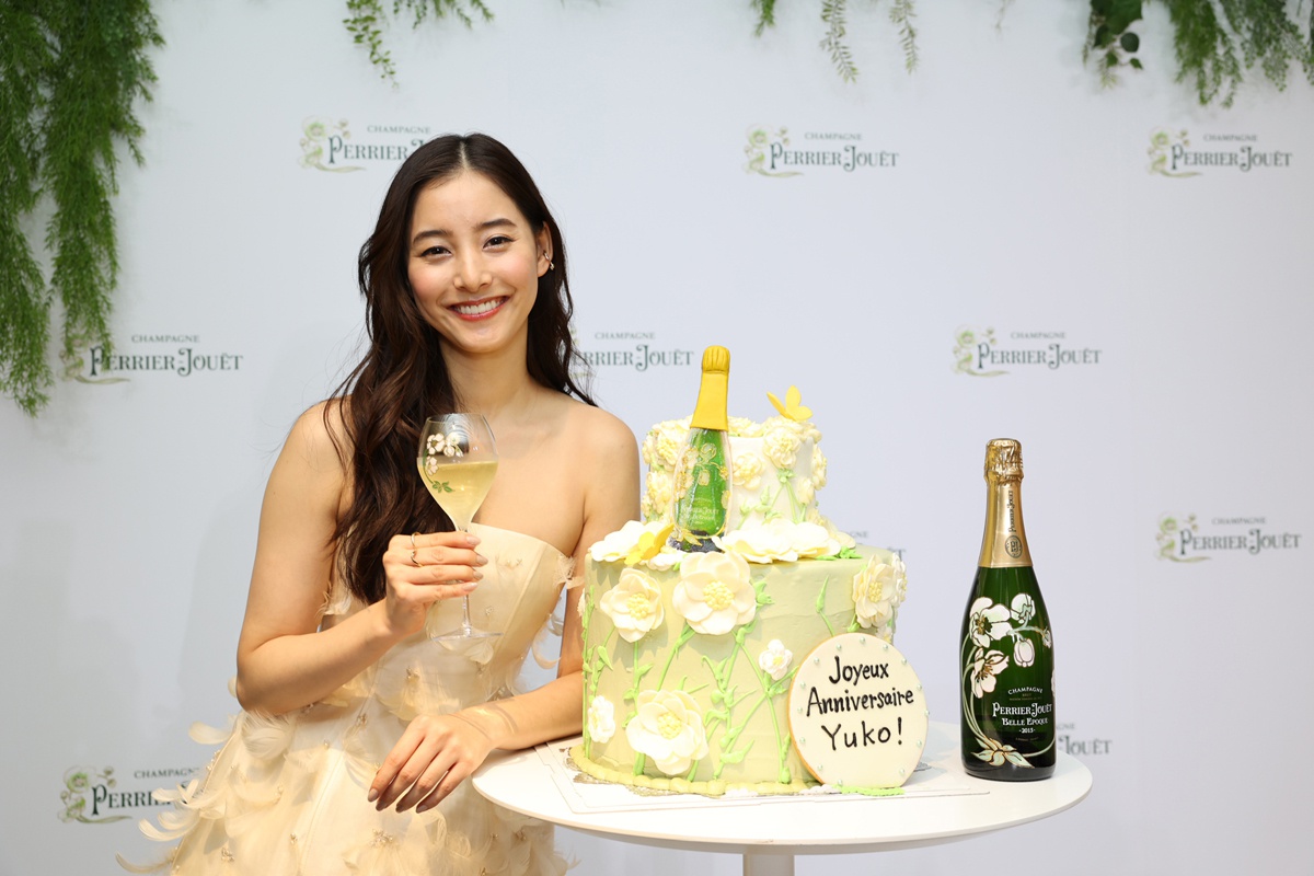 新木優子、サプライズでのバースデーケーキに笑顔を見せる「より素敵な1年、そして30代にしていきたい」（WEBザテレビジョン） - Yahoo!ニュース