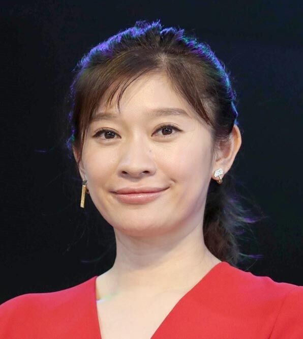 篠原涼子５１歳 最新姿にネットくぎ付け「目が覚めた」「あかん、」「雰囲気…」「好き」（スポーツ報知） - Yahoo!ニュース