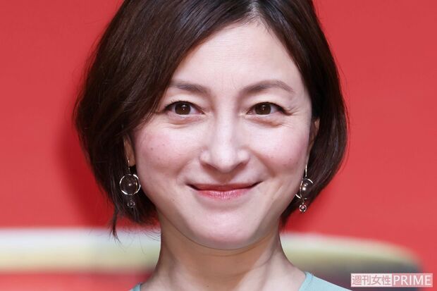 膝上30センチの超ミニスカで熱唱」広末涼子、12800円ライブの裏事情とMCで語った“本音と涙”（週刊女性PRIME） - Yahoo!ニュース