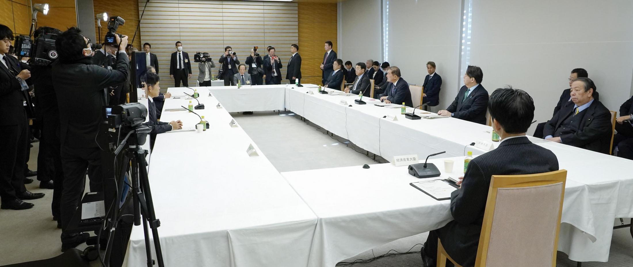 賃金増、物価上昇を上回る 25年度政府試算、先行き不透明（共同