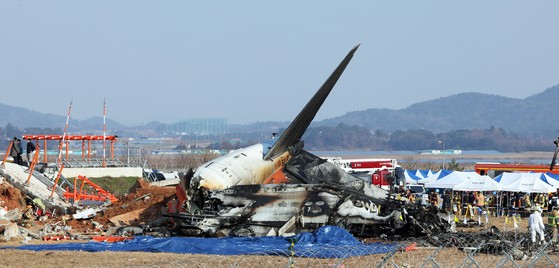 全羅南道務安国際空港で発生した旅客機墜落事故の現場