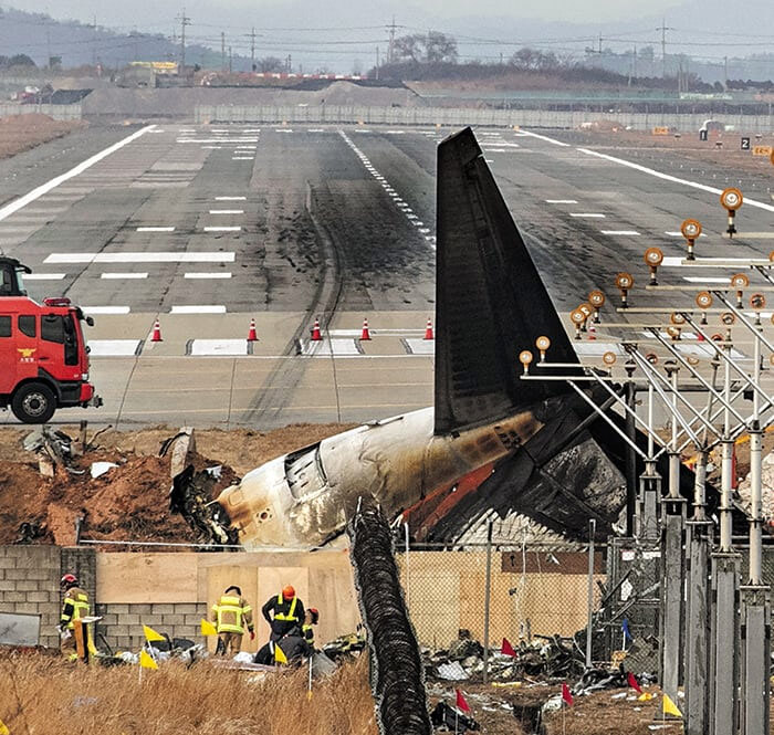 滑走路先にコンクリートの壁…英航空専門家「これまで見たことがない」「犯罪に近い」 韓国・務安空港事故（朝鮮日報日本語版） - Yahoo!ニュース