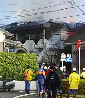 木造2階建て民家から出火　30日午前、鳥栖市で火災(佐賀新聞)