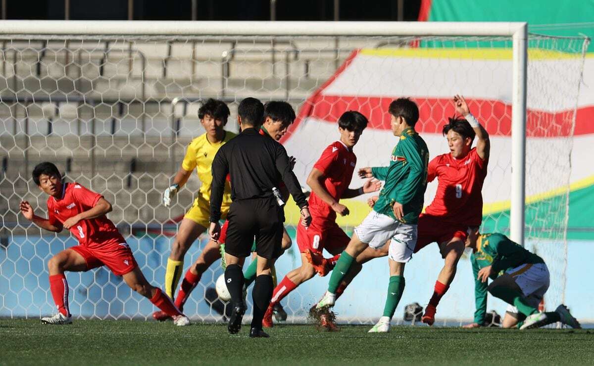 高校サッカー　〝赤い要塞〟の東福岡、県大会から7戦連続無失点　静学相手に指揮官に〝リベンジ〟プレゼント（サンケイスポーツ） - Yahoo!ニュース