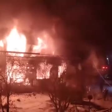 ＜仕事始めの日に住宅火災＞鳴り響く爆発音…真っ赤な炎に包まれ住宅全焼 「すごい火の勢い」 焼け跡から”年齢・性別不明の遺体”警察は身元確認急ぐ 北海道札幌市(北海道ニュースUHB)