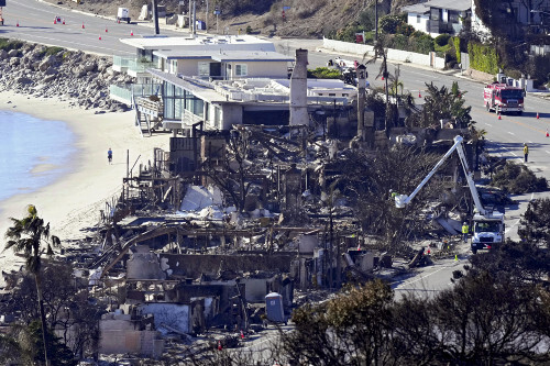 カリフォルニア州の山火事で焼失した家屋