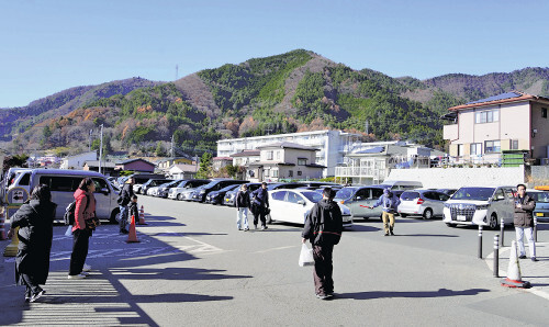 新倉山浅間公園から見える富士山と五重塔の絶景