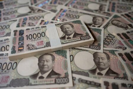 【貯蓄2000万円以上】50歳代・60歳代・70歳代の割合は？貯蓄額の平均・中央値はいくらか（LIMO） - Yahoo!ニュース