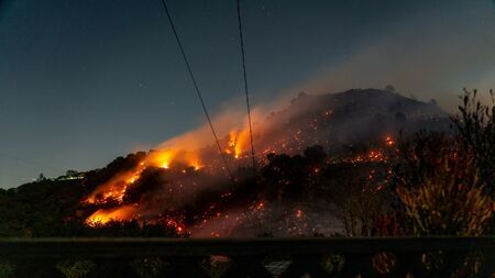 山火事で明るみに出たL.A.セレブの「桁違い」度　火事の数日後から不動産仲介の電話は鳴りっぱなし(東洋経済オンライン)