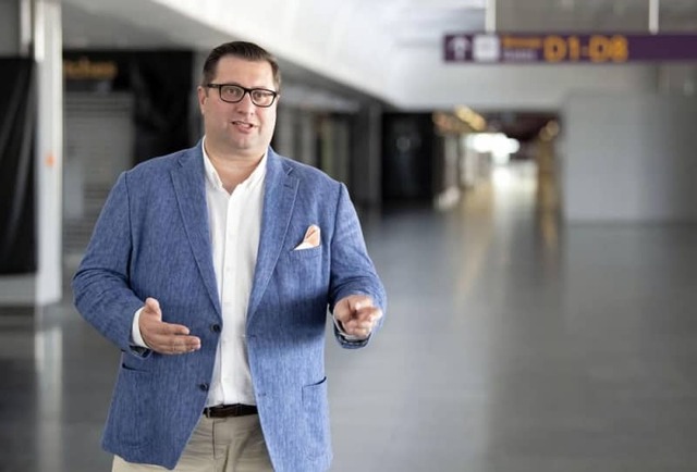 空港は閑散、飛行機はどこに?航空便停止のウクライナ 「祖国の空」取り戻す日待ち望むパイロットたち 空港は閑散、飛行機はどこに?航空便停止のウクライナ 「祖国の空」取り戻す日待ち望むパイロットたち