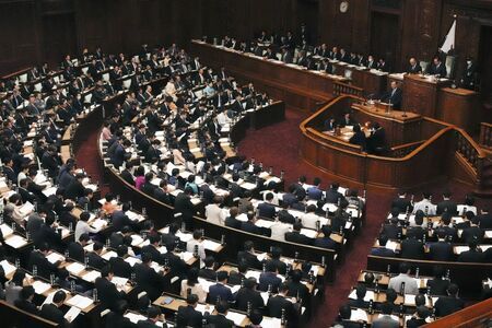 「借金まみれ」予算案、過去最大115兆円に透ける日本の懐事情…賃金停滞と物価上昇で市民も無関心ではいられない