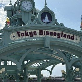 男の1人ディズニー来園に「みじめ」「気味悪い」とSNSで賛否勃発…「寂しい人？」「何が悪い？」日本のファンたちの本音を聞いてみると…