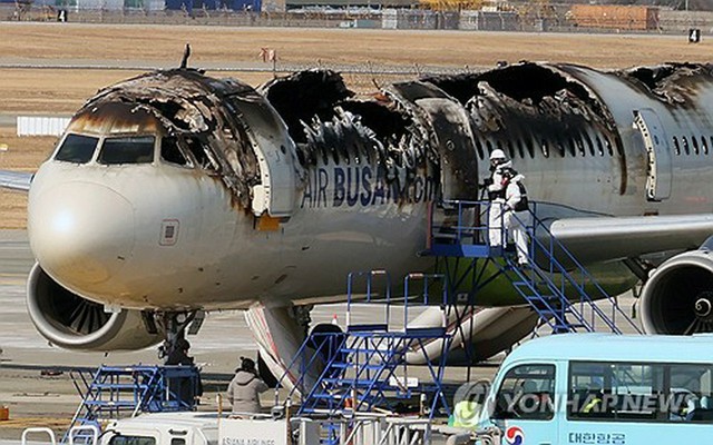 エアプサン機内火災後の機体