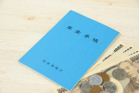 厚生年金と年金生活者支援給付金のイメージ