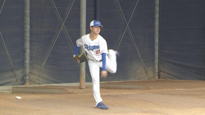 中日ドラ1・金丸夢斗投手に井上監督が熱視線!? 沖縄キャンプで